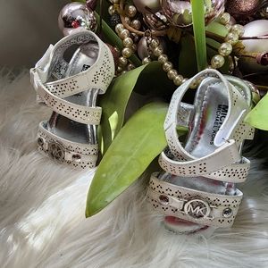 Michael Kors Dinah Toddler Girl’s Sandals Size6 White And Silver new